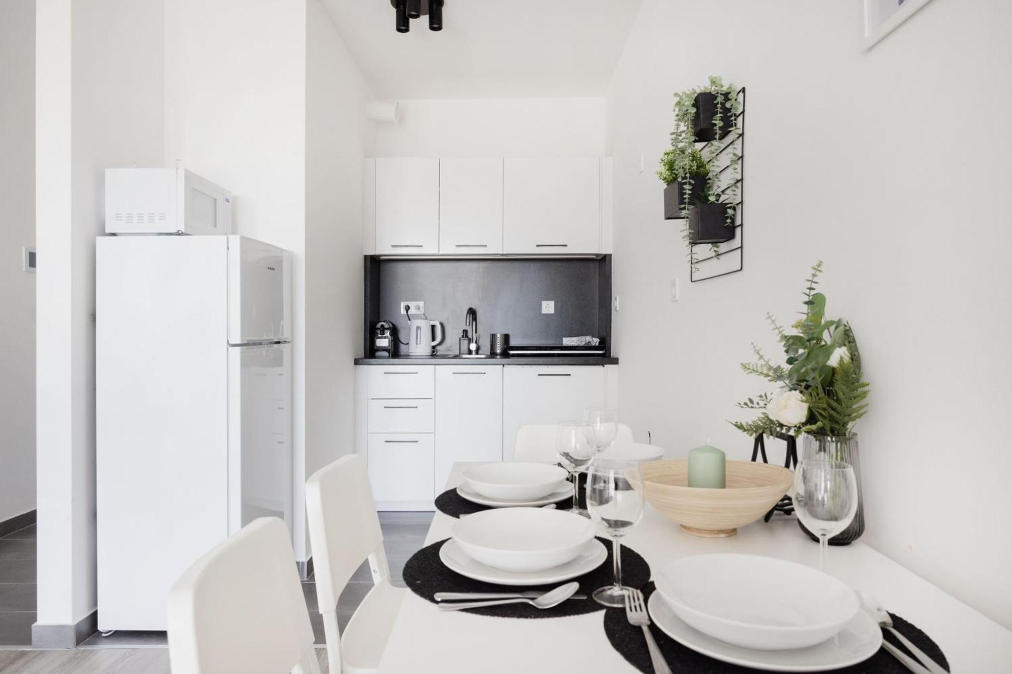 Modern Riverfront Apartment With Free Parking Budapest Extérieur photo